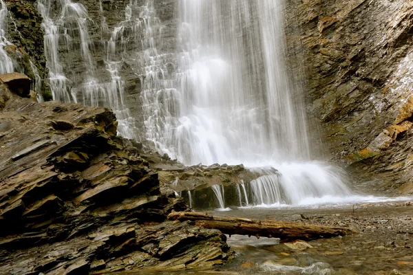 Amazing waterfall in mountains — Stock Photo, Image