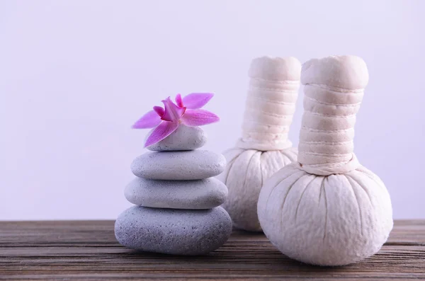 Composición del spa con piedras blancas —  Fotos de Stock