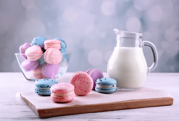 Ízletes macaroons tejjel — Stock Fotó