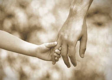 Baba ve kızı eller