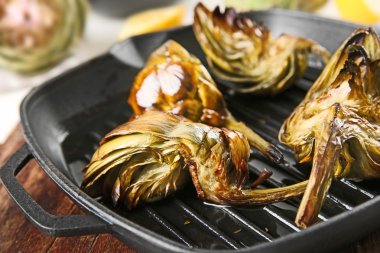 Pan pişmiş enginar