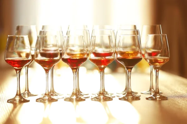 Many glasses of different wine — Stock Photo, Image