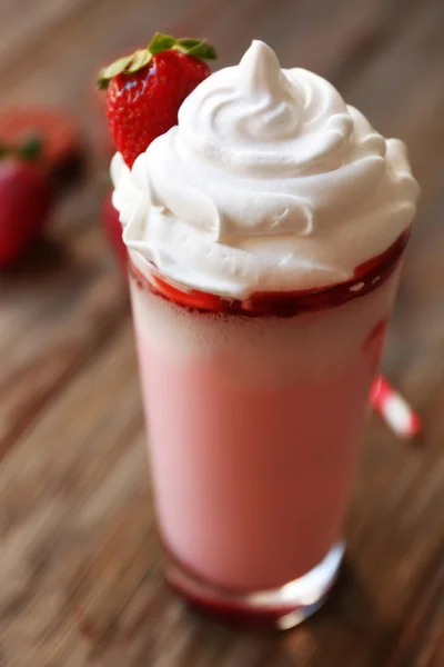 Milkshake de morango delicioso — Fotografia de Stock