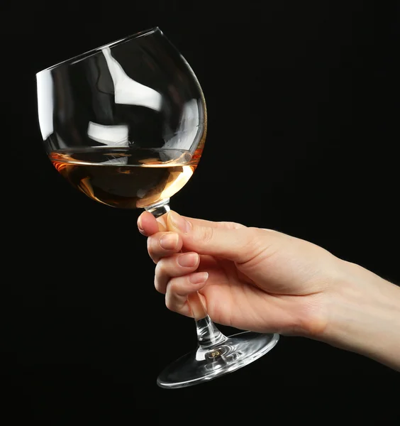 Weibliche Hand mit einem Glas Champagner — Stockfoto