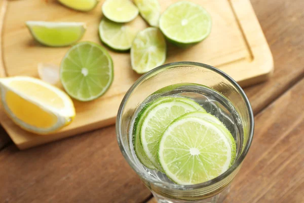 Soda ile taze kokteyl