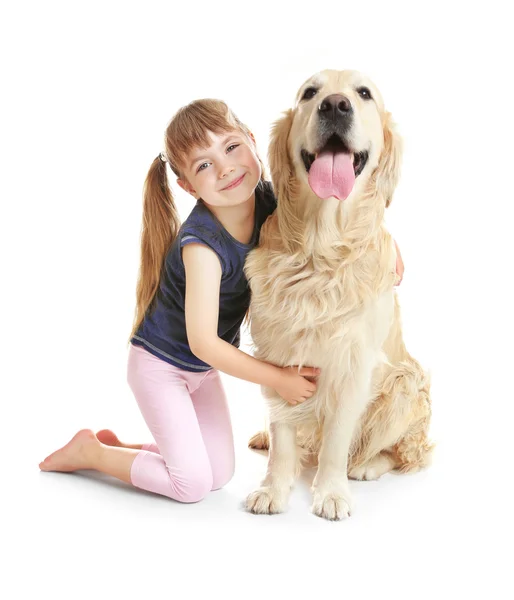 Маленька дівчинка і великий добрий собака — стокове фото