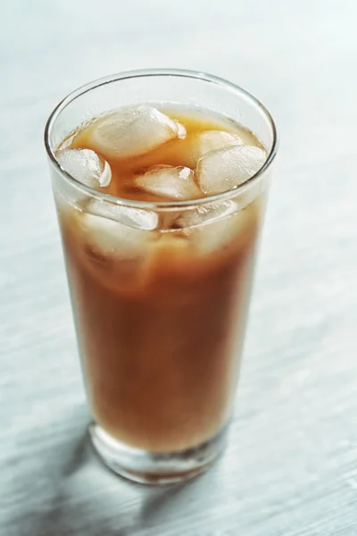 Kalter Kaffee auf dem Tisch — Stockfoto