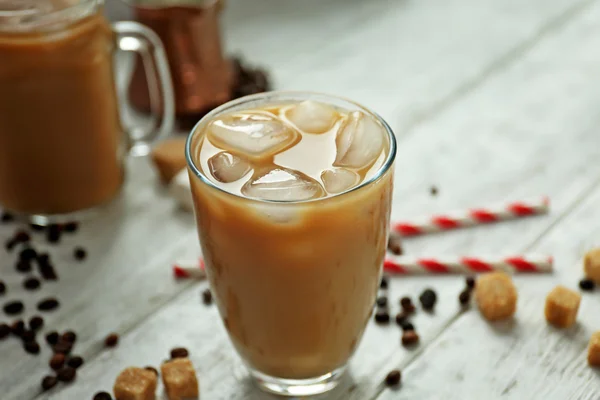 Iskallt kaffe med mjölk — Stockfoto