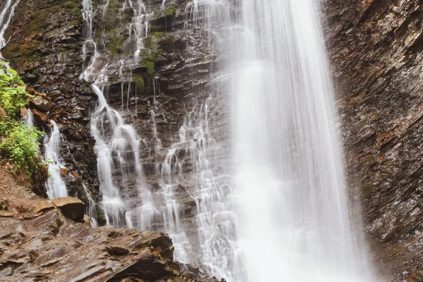 Waterfall in Carpathian mountains — Stock Photo, Image