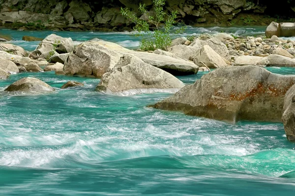 Magnífico río de montaña —  Fotos de Stock