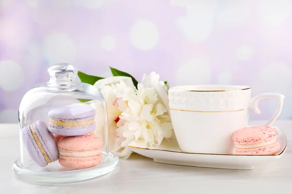 Cup of tea on wooden table — Stock Photo, Image