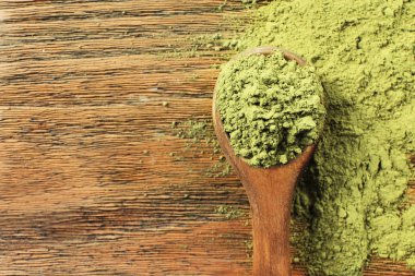 Tahta kaşık toz matcha çay 