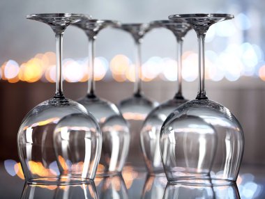 Kalkık ayaklı büyük kadehler 