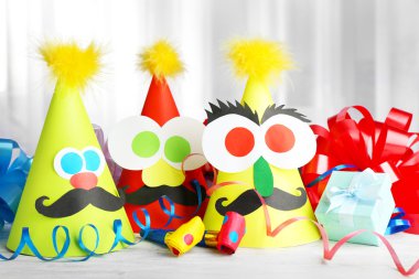 Parti şapkaları koni 