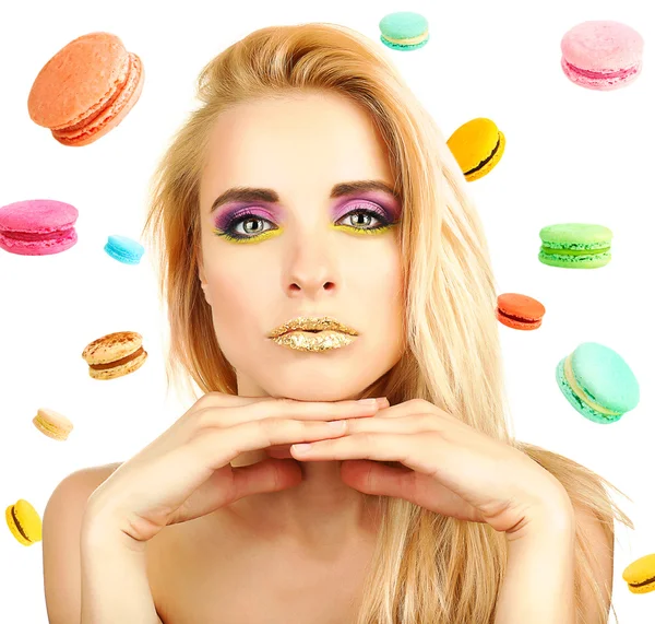 Beautiful girl with colorful donuts — Stock Photo, Image