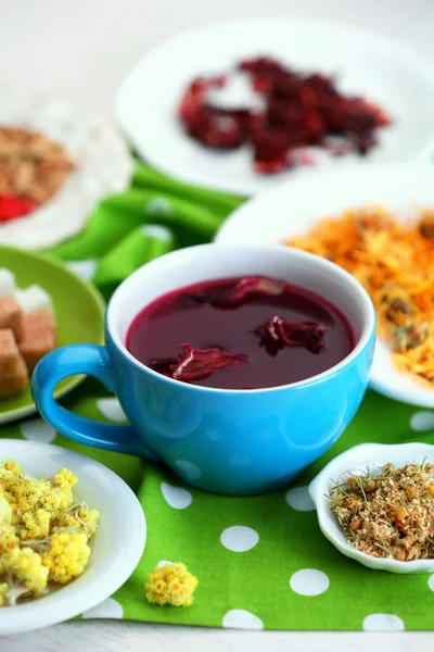 Cup of tea on wooden background — Stock Photo, Image