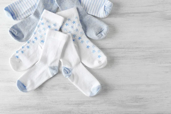 Calcetines de bebé colgando — Foto de Stock
