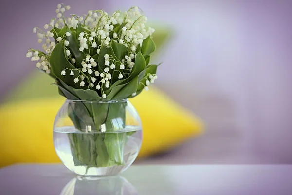 Букет свіжих весняних квітів — стокове фото