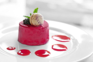 Meyve mini kek çilek ile