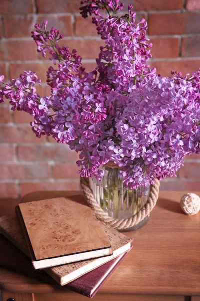 Bouquet di fiori lilla viola — Foto Stock