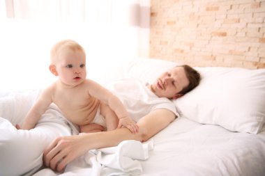 having oyunculuk ile küçük oğlu baba