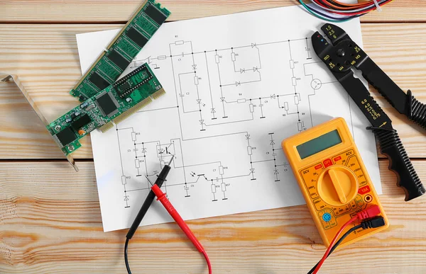 Dibujo eléctrico con herramientas — Foto de Stock