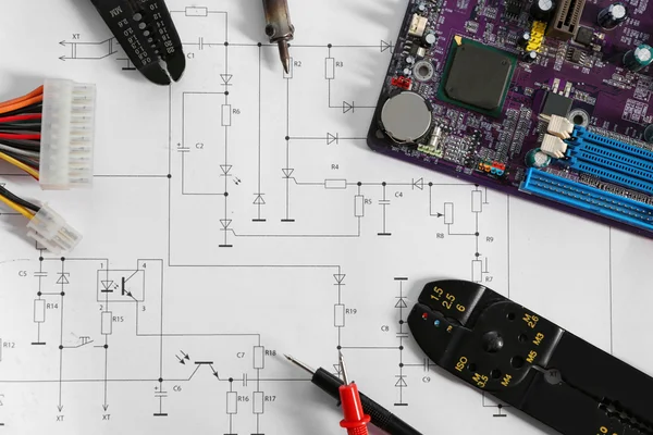 Rysowanie za pomocą narzędzia elektryczne — Zdjęcie stockowe