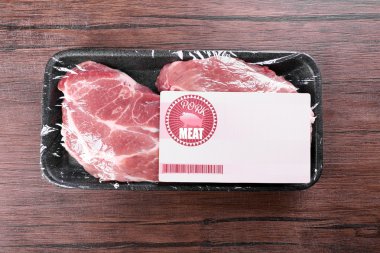Paketlenmiş domuz eti parçaları 