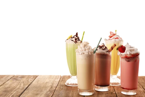 Νόστιμα milkshakes σε ποτήρια — Φωτογραφία Αρχείου