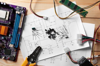 çizimler üzerinde elektronik bileşenler