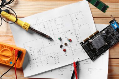 çizimler üzerinde elektronik bileşenler