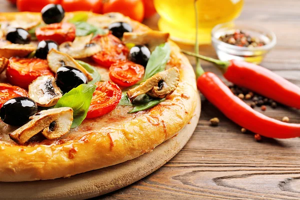 Deliciosa pizza sabrosa — Foto de Stock