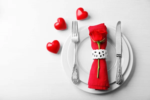 Cenário de mesa festiva para Dia dos Namorados — Fotografia de Stock