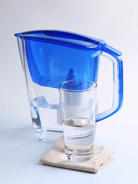 Filtro y vaso de agua — Foto de Stock