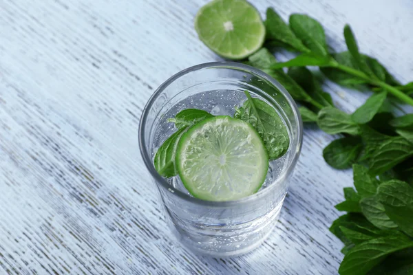 Infused lime water — Stock Photo, Image