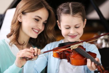 Küçük kız öğrenme oyun 