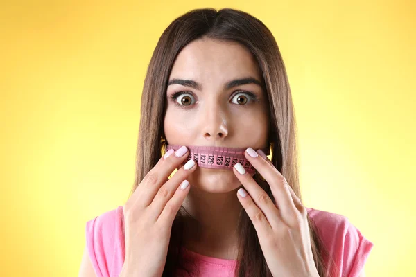Wanita dengan mulut terkunci untuk diet — Stok Foto
