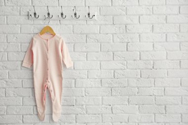 Pembe romper tuğla duvar 