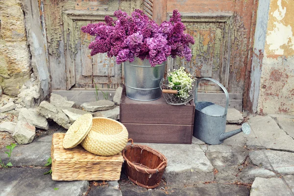 Fiori viola lilla e giglio di maggio — Foto Stock