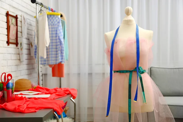 Tailor dummy  in fashion studio — Stock Photo, Image