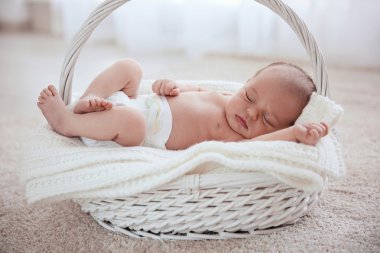 Yeni doğan bebek kız