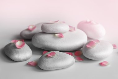 Spa taş yaprakları ile