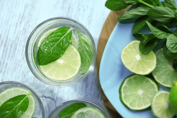 Infused lime water with mint — Stock Photo, Image