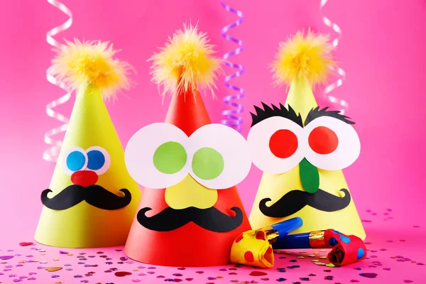 Komik parti şapkaları  