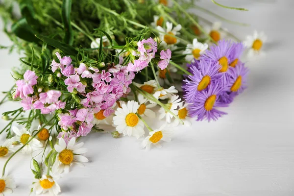 Buquê de flores de prado — Fotografia de Stock