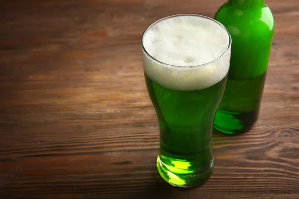 Zelené pivo — Stock fotografie