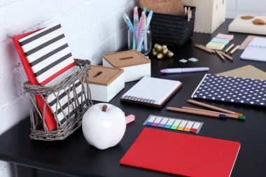 Ofis ve okul Kırtasiye ile ayarla 