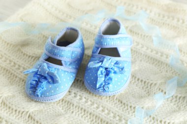 Bebek Patiği örme şal üzerinde