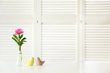 ekran katlanır beyaz çiçek