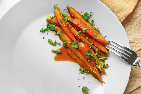 Slices baby carrots with herbs — Stock Photo, Image